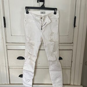Abercrombie & Fitch White Super Skinny Jeans